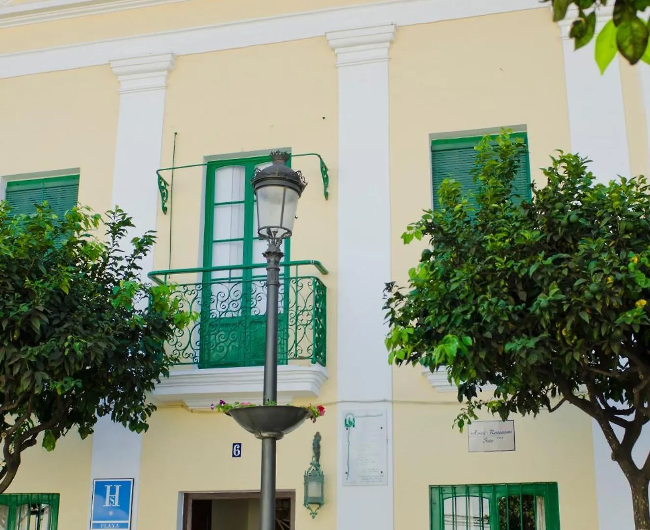 Guest house Hostal Sixto Rota